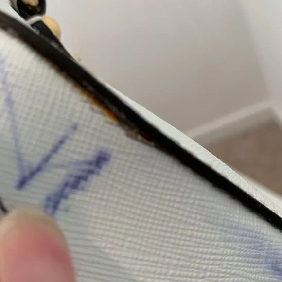 Michael Kors White Handbag - Picture 9 of 15